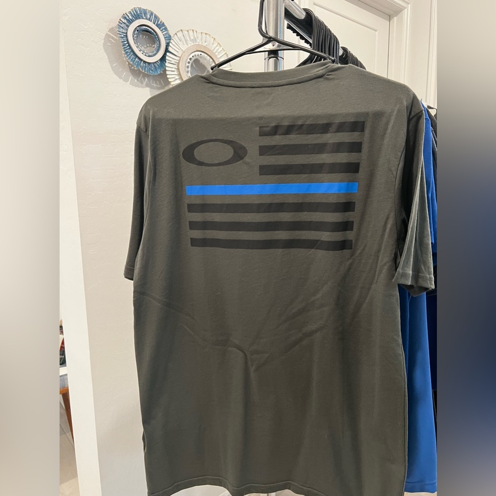 Oakley - Medium - Standard Issue - Thin Blue Line American Flag